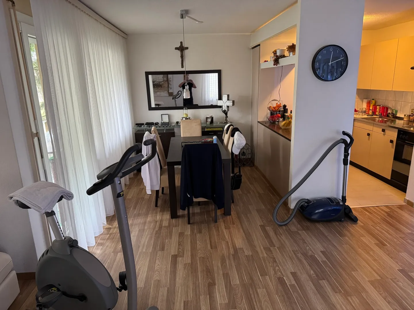 APPARTEMENT 4½ PIÈCES À DÜBENDORF (ZH), MEUBLÉ, TEMPORAIRE - Photo 2 sur 7