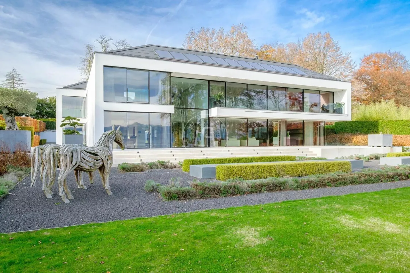 Villa de Luxe au Bord de l'Eau - Photo 4 sur 13