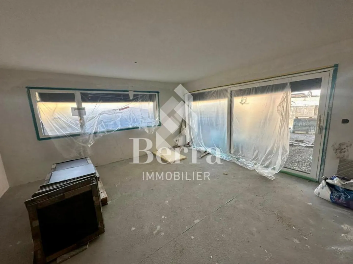 LAST APARTMENT AVAILABLE: Beautiful Ground Floor Apartment - Photo 3 of 11