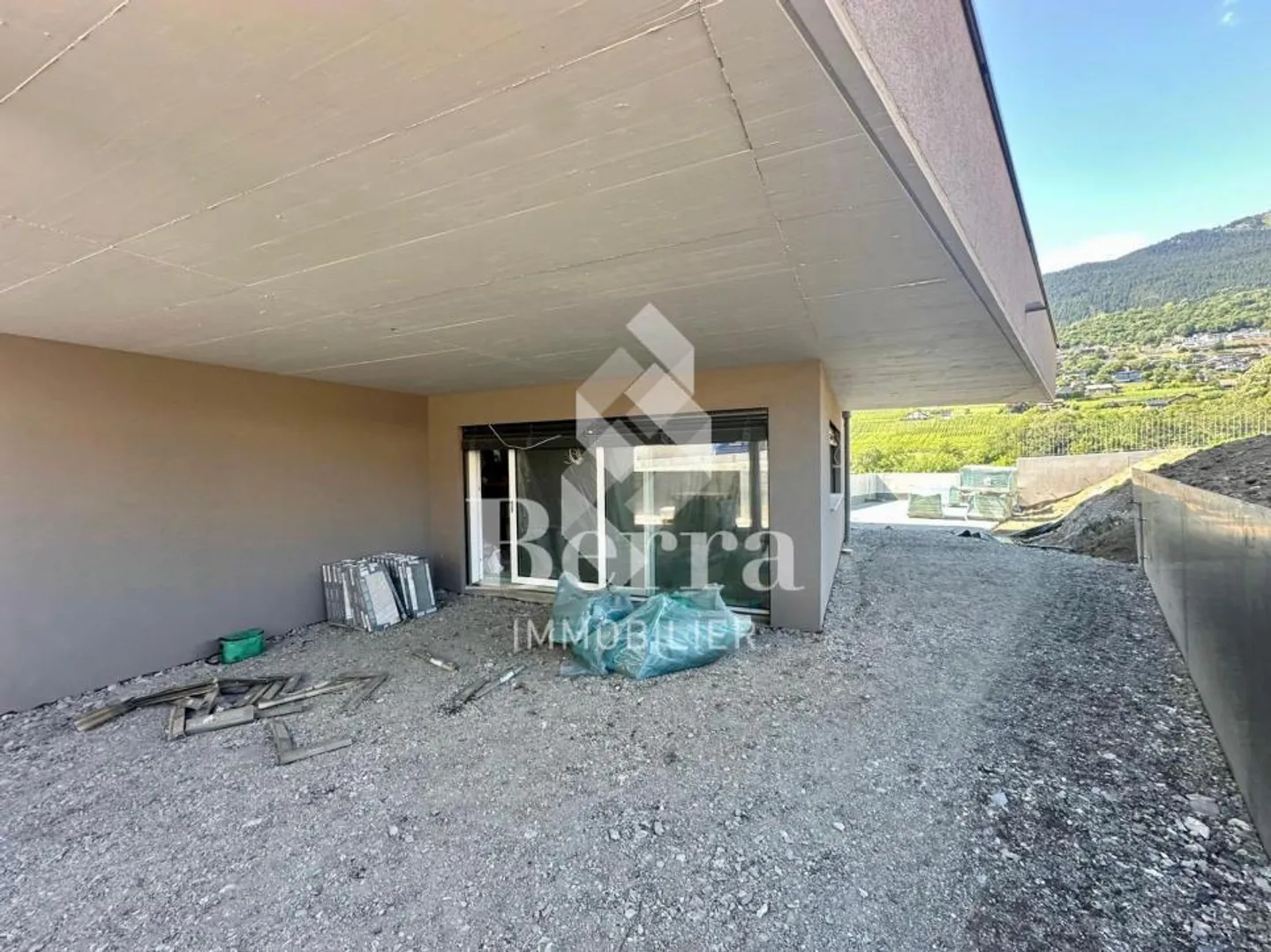 LAST APARTMENT AVAILABLE: Beautiful Ground Floor Apartment - Photo 5 of 11