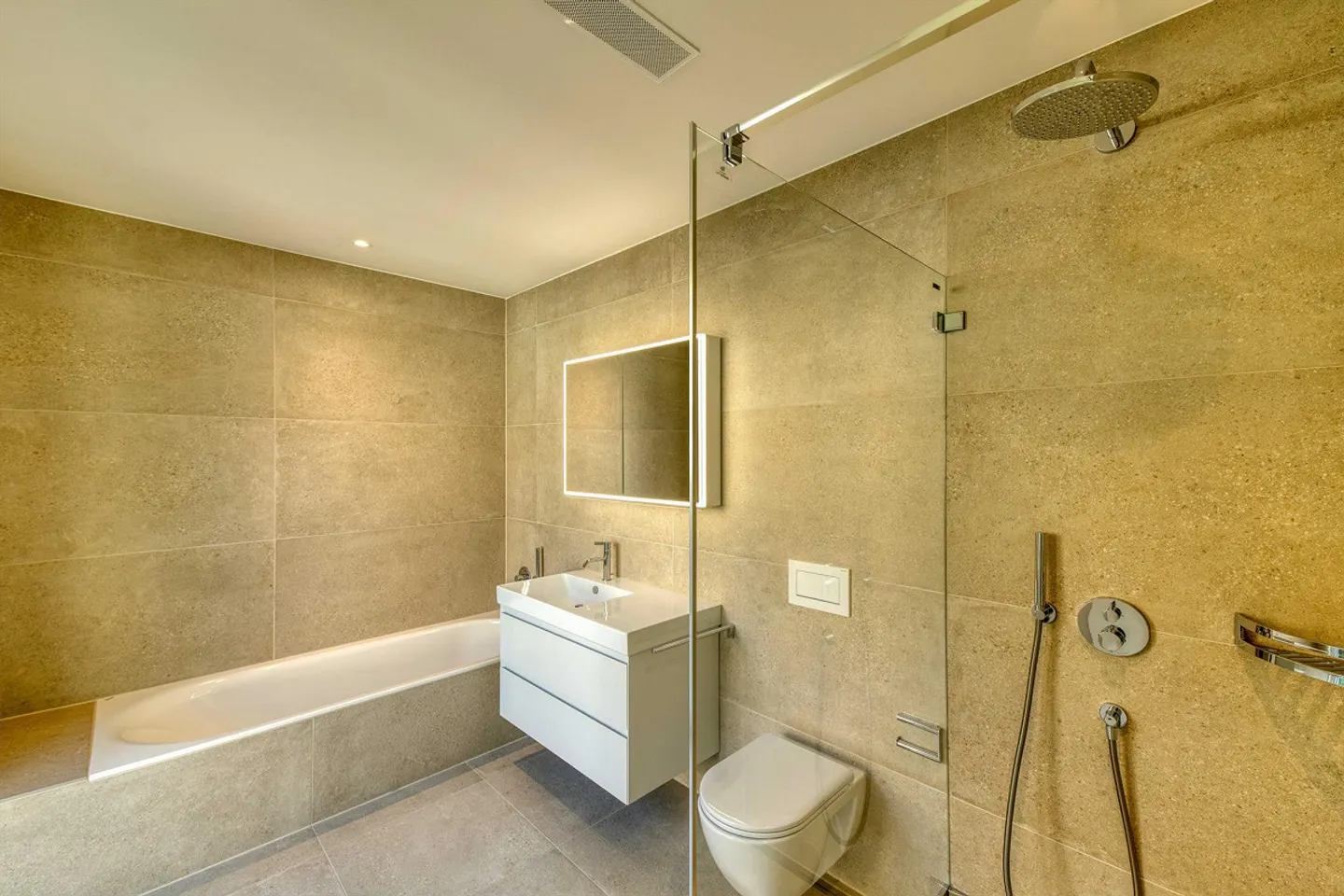 Family apartment on the ground floor with ownership standard - Photo 6 of 11