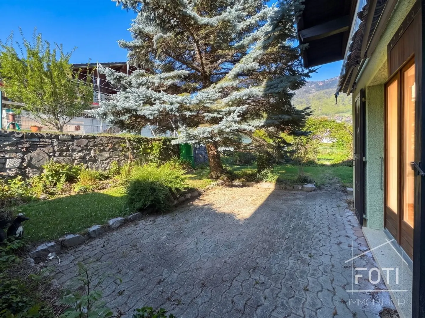 Spacious Chalet with Stunning Views - Photo 9 of 13