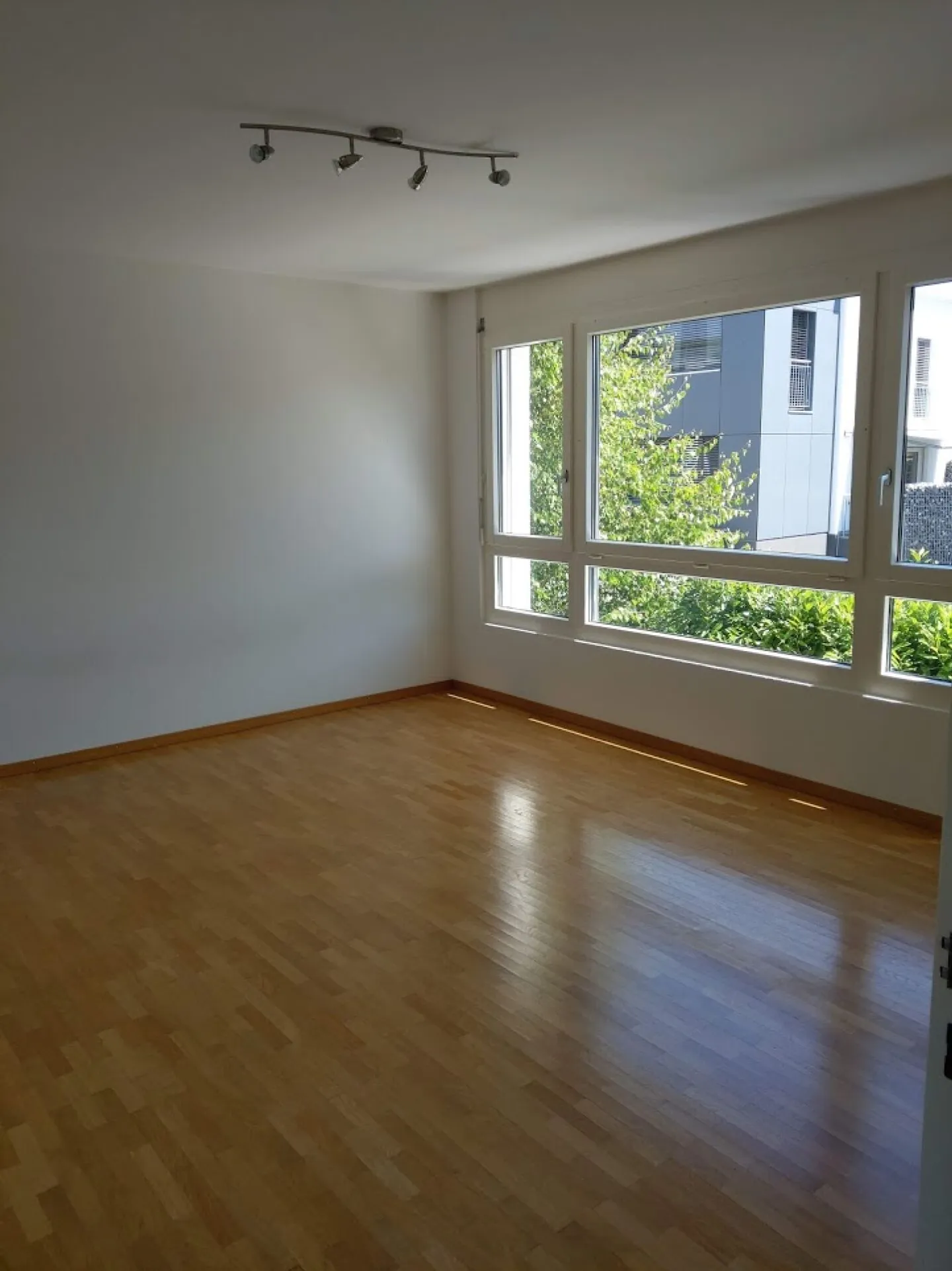 Bel appartement de 5.5 pièces dans un endroit calme - Photo 6 sur 9
