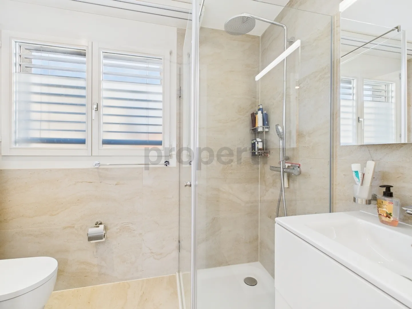 La tua nuova casa a Hergiswil Elegante, centrale e con una terrazza da sogno - Foto 6 di 12