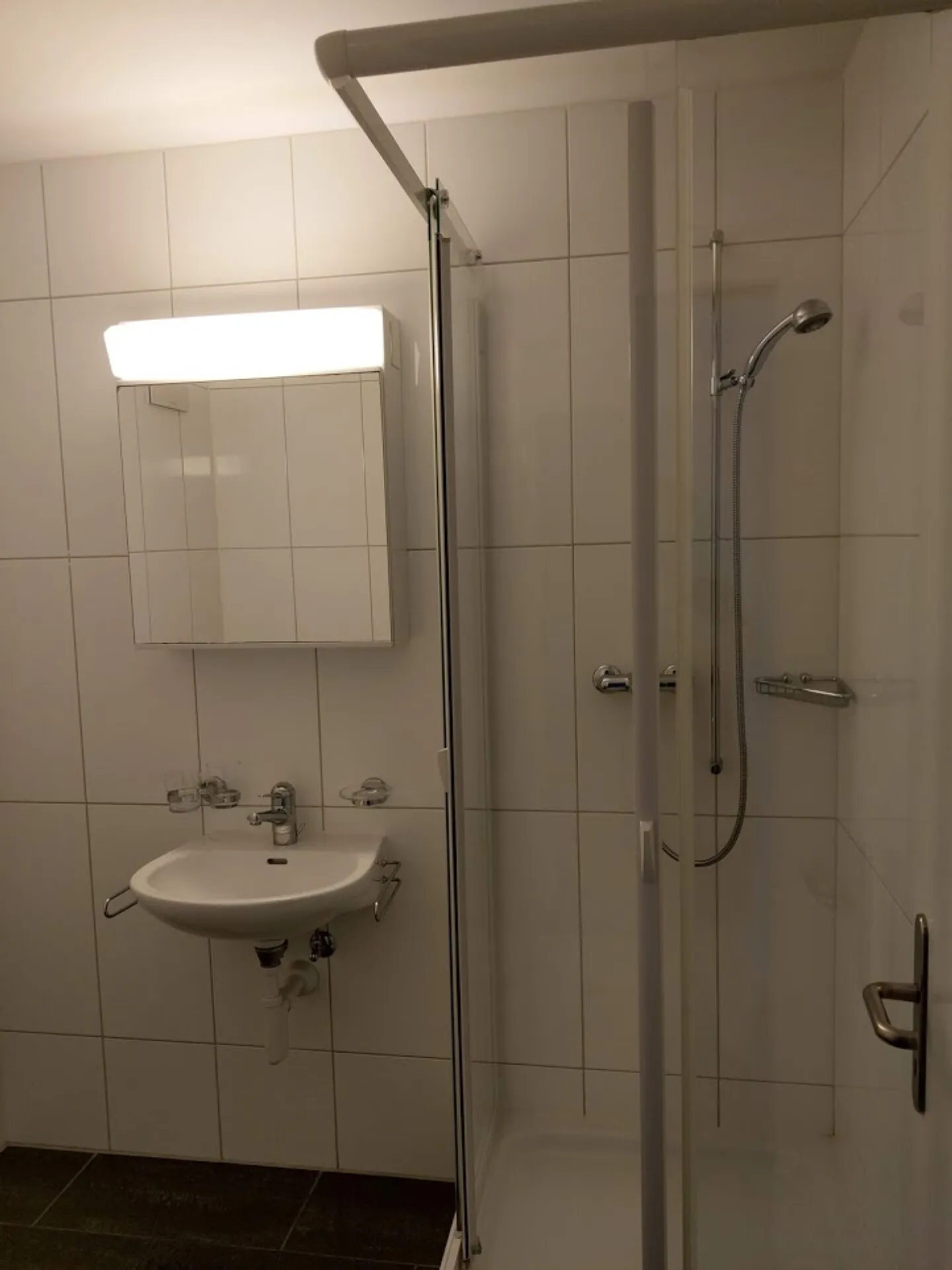 Bel appartement de 5.5 pièces dans un endroit calme - Photo 8 sur 9