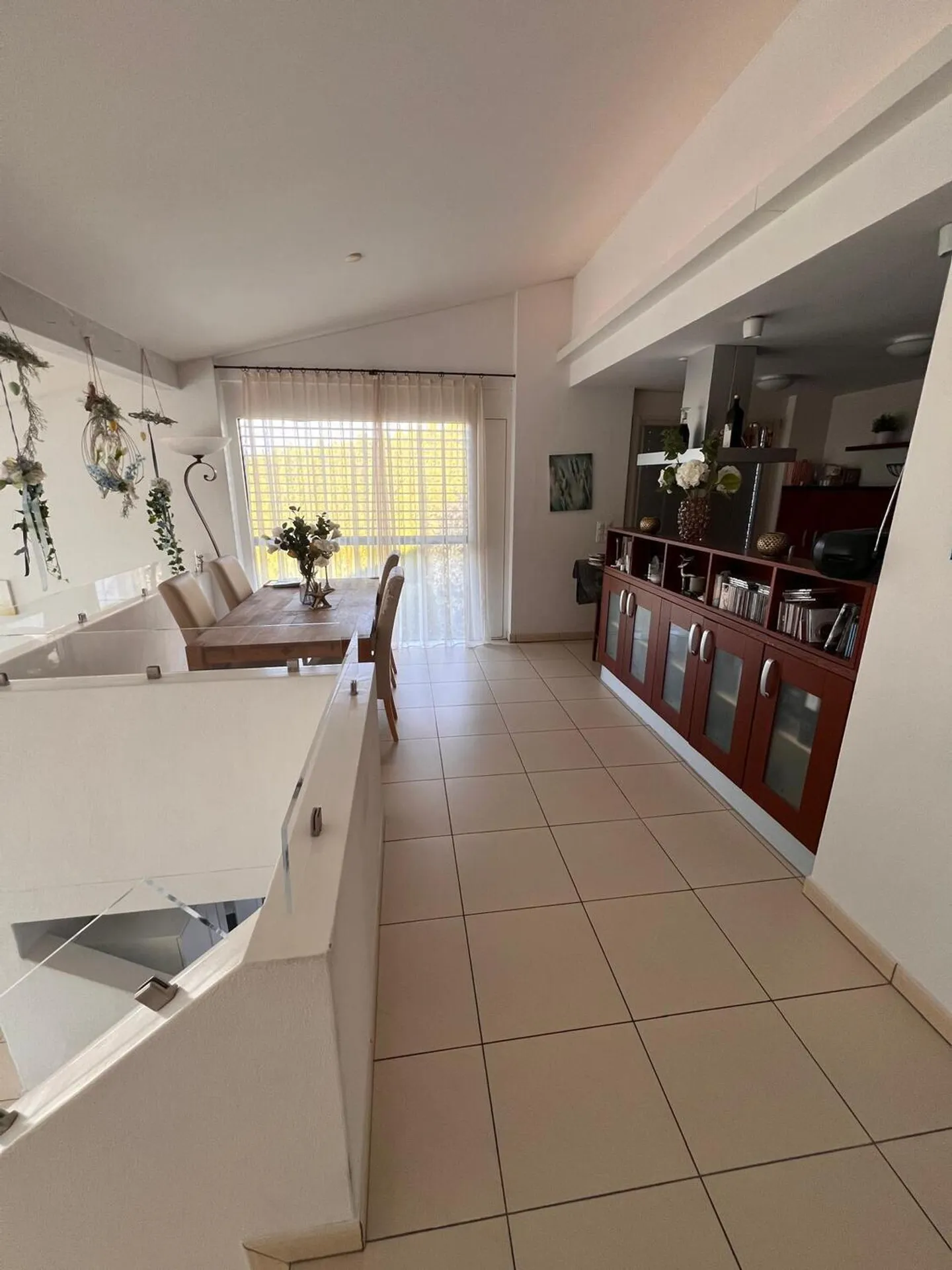 APPARTEMENT 5½ PIÈCES À HIRSCHTHAL (AG), MEUBLÉ - Photo 2 sur 6