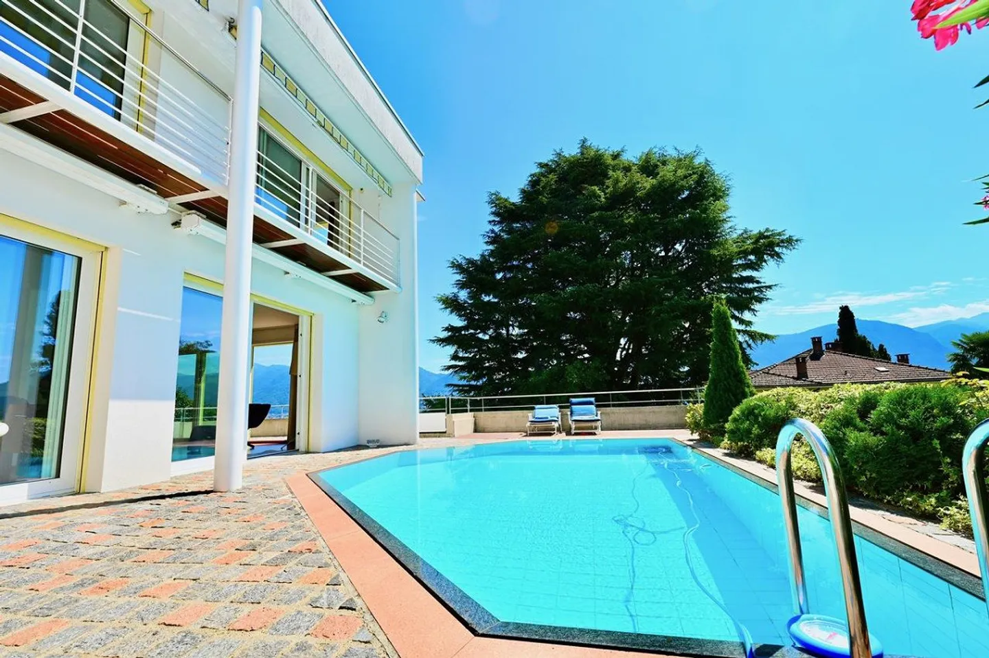 Villa Élégante avec Piscine Éblouissante à Louer à Breganzona - Photo 6 sur 22