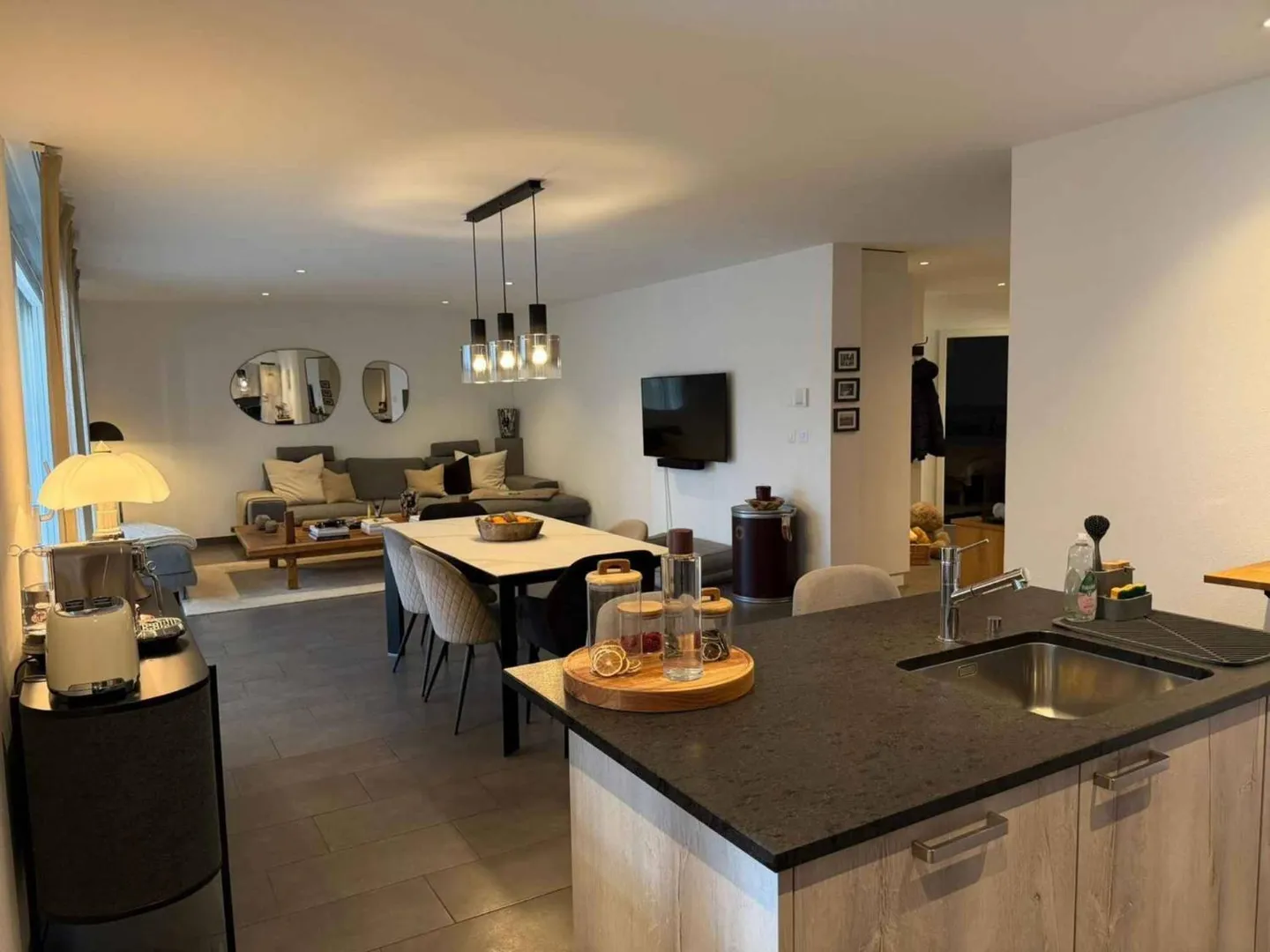 Spacieux appartement 4.5 pièces avec terrasse - Photo 2 sur 8