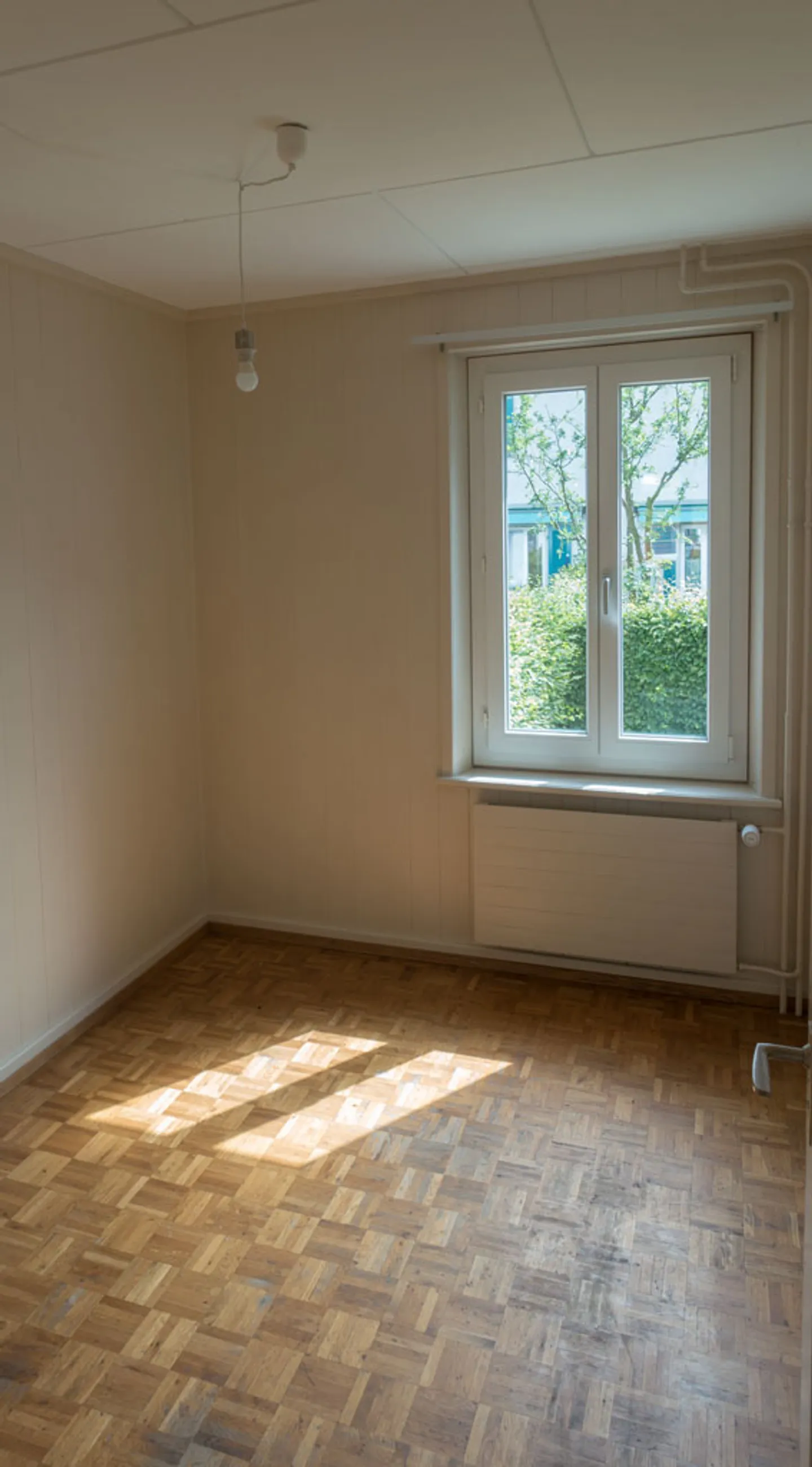 Child-friendly location, near shopping/school/kindergarten - Photo 6 of 12