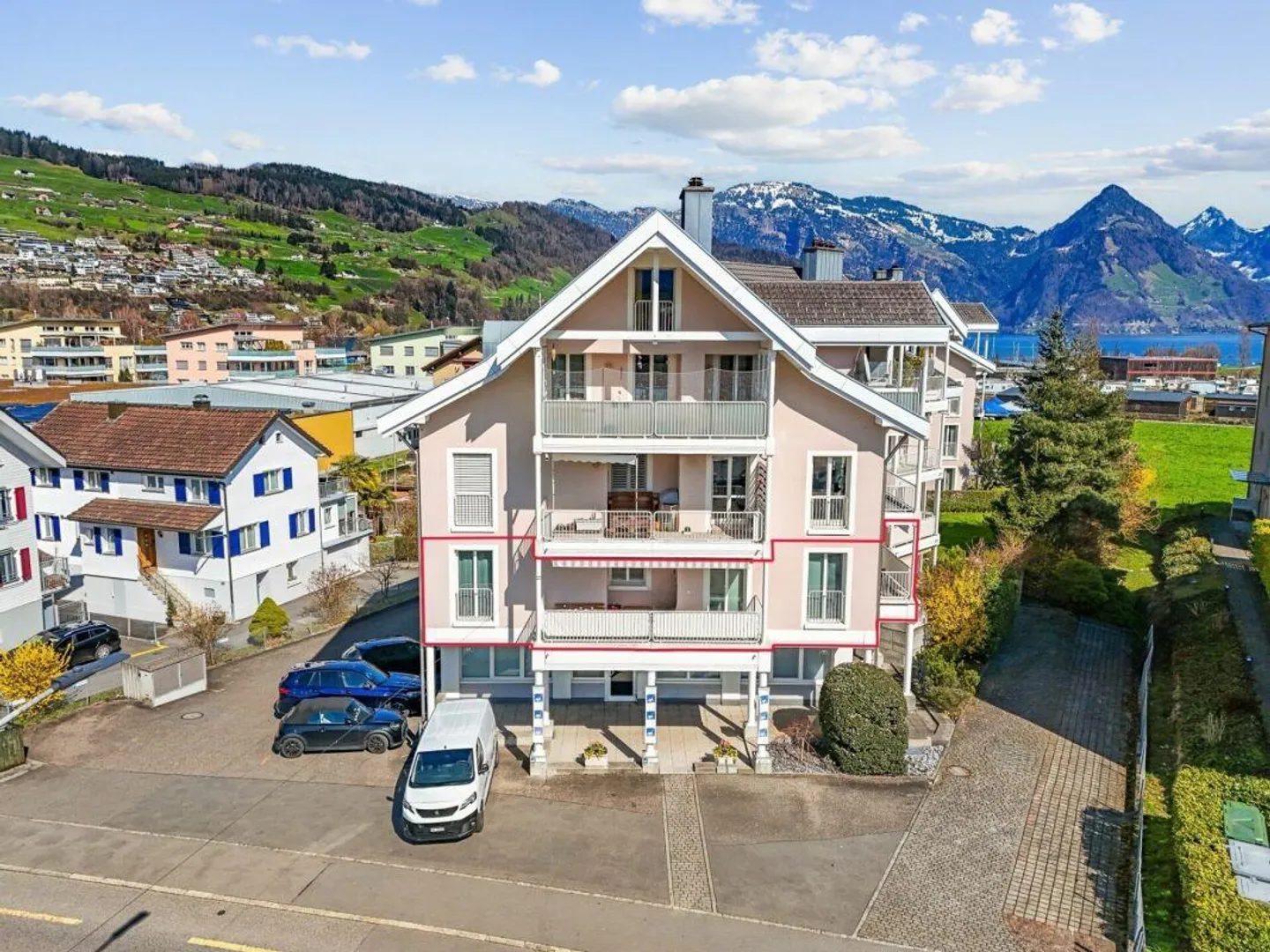 Spacious Living in Buochs - Stylish 4.5-Room Apartment in Central Location - Photo 1 of 7