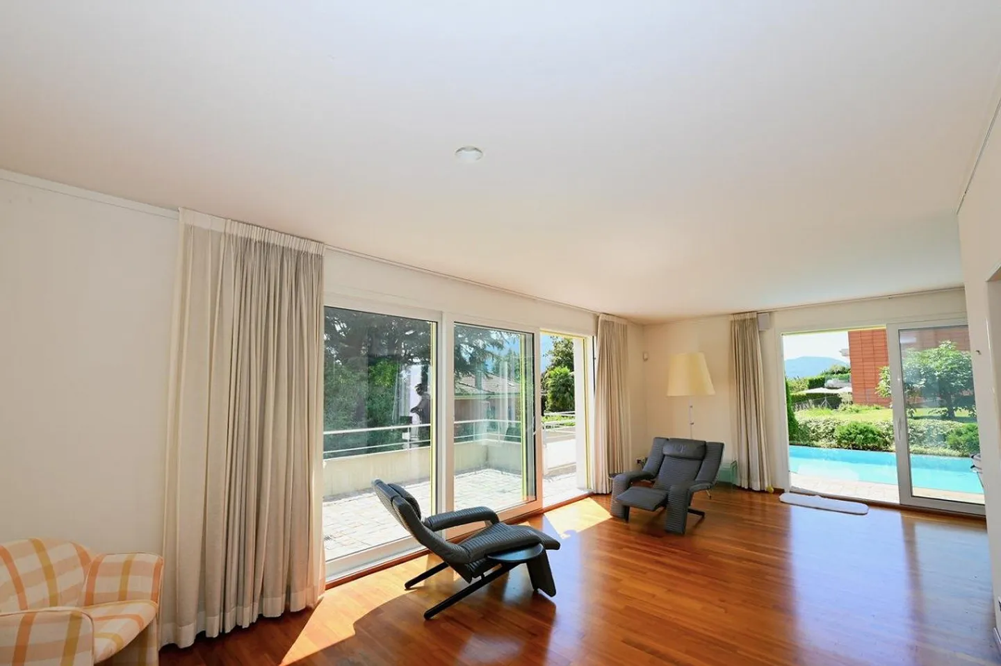 Villa Élégante avec Piscine Éblouissante à Louer à Breganzona - Photo 9 sur 22