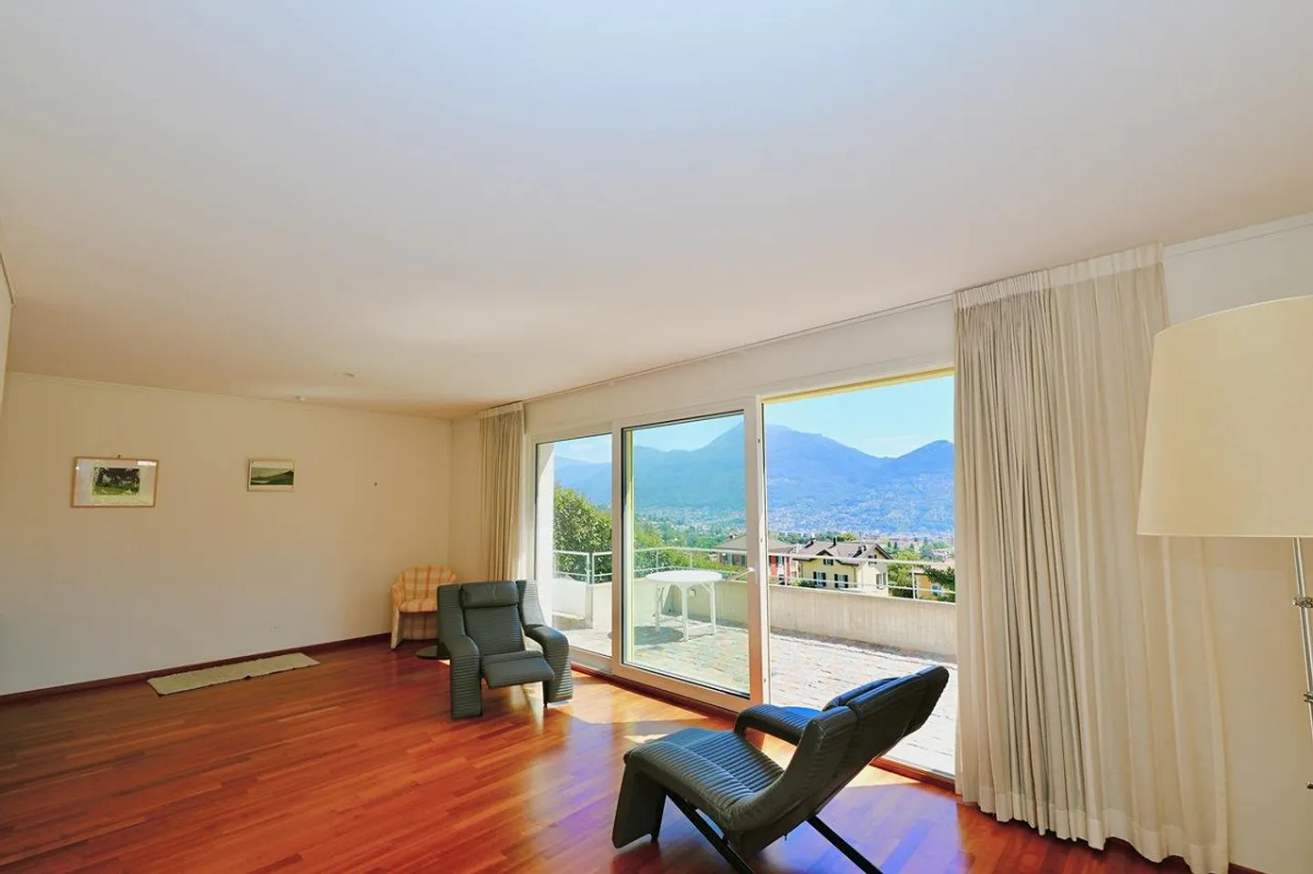 Villa Élégante avec Piscine Éblouissante à Louer à Breganzona - Photo 10 sur 22