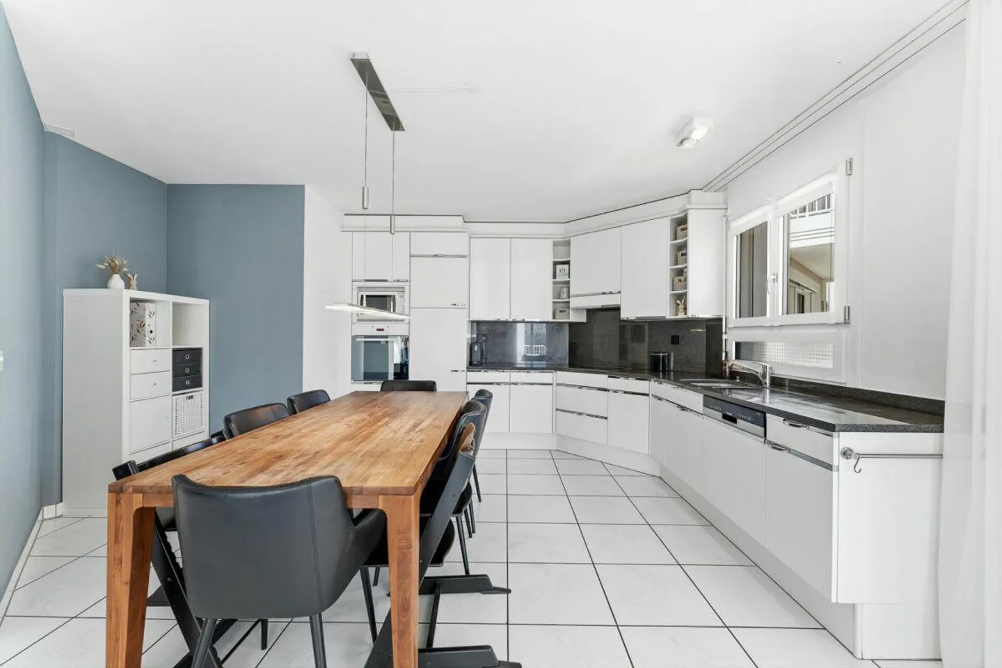 Spacious Living in Buochs - Stylish 4.5-Room Apartment in Central Location - Photo 3 of 7