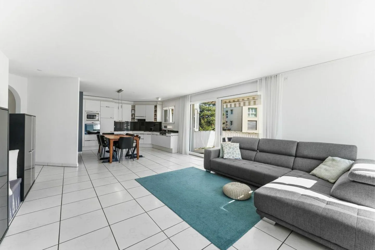 Spacious Living in Buochs - Stylish 4.5-Room Apartment in Central Location - Photo 4 of 7