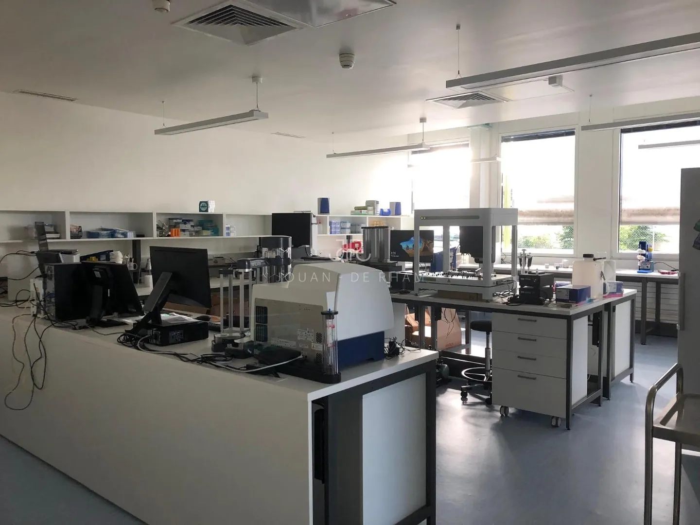 Modern Lab & Office Space - Photo 2 of 8