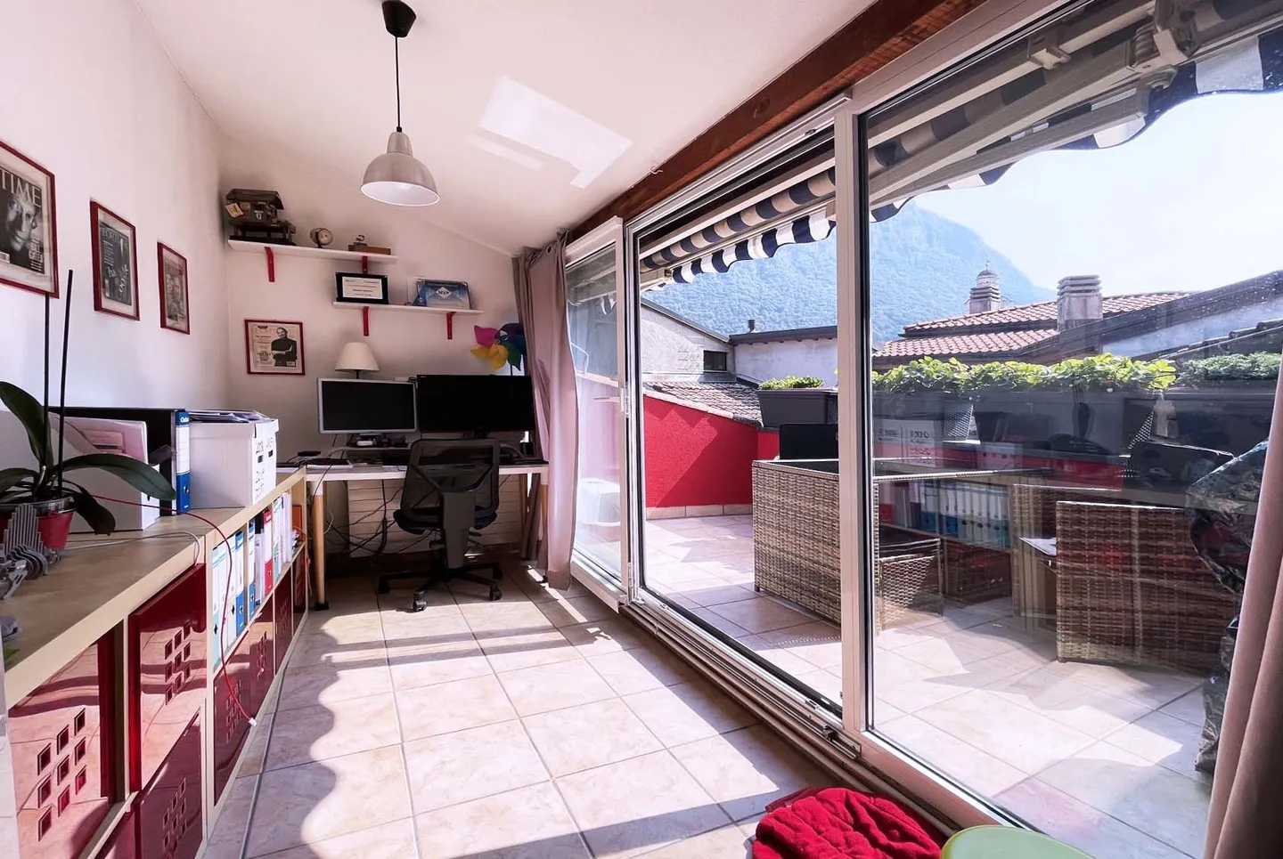 STORICA CASA 5.5 LOCALI RISTRUTTURATA A RIVA SAN VITALE - Foto 1 di 12