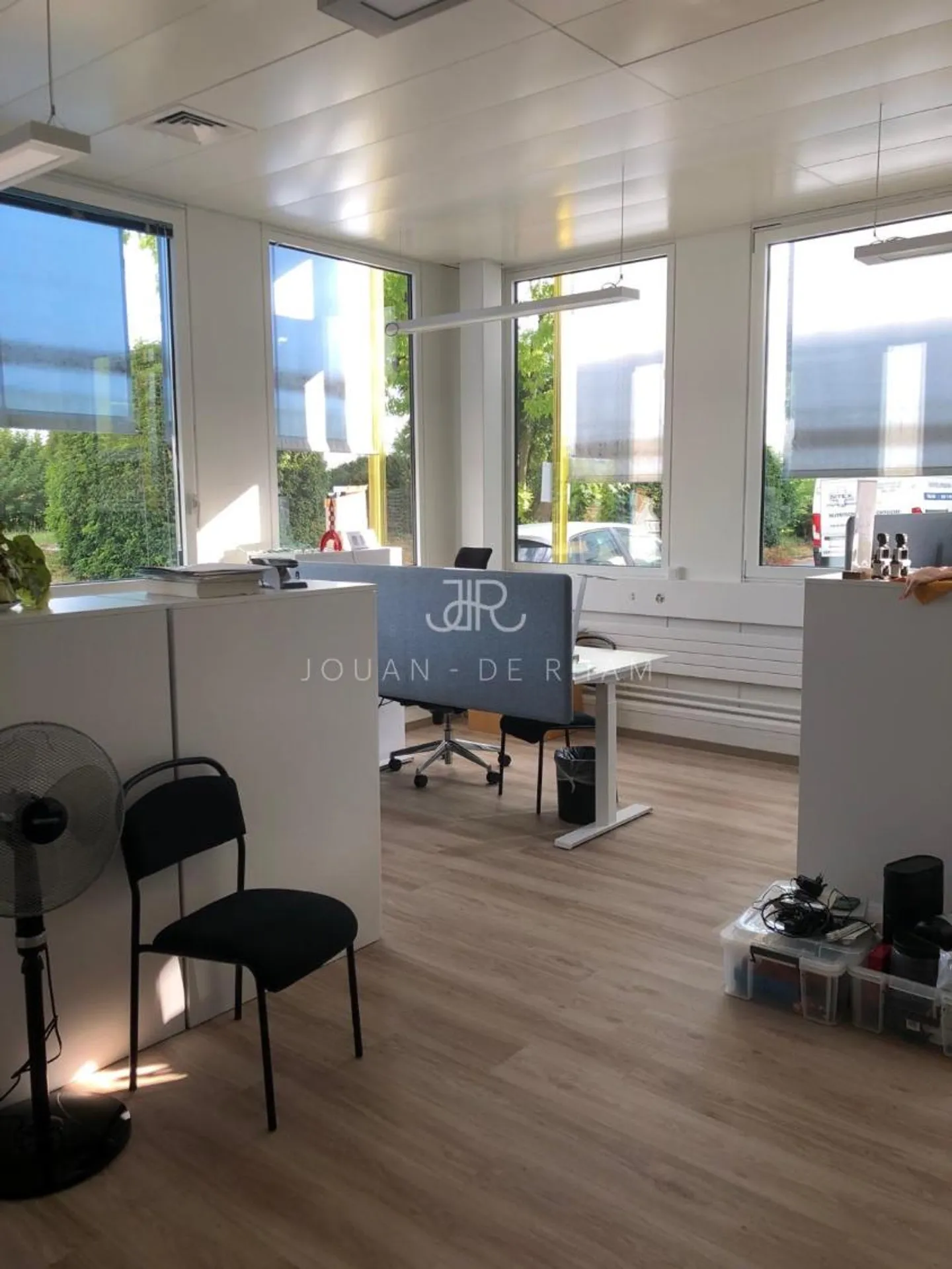 Modern Lab & Office Space - Photo 8 of 8