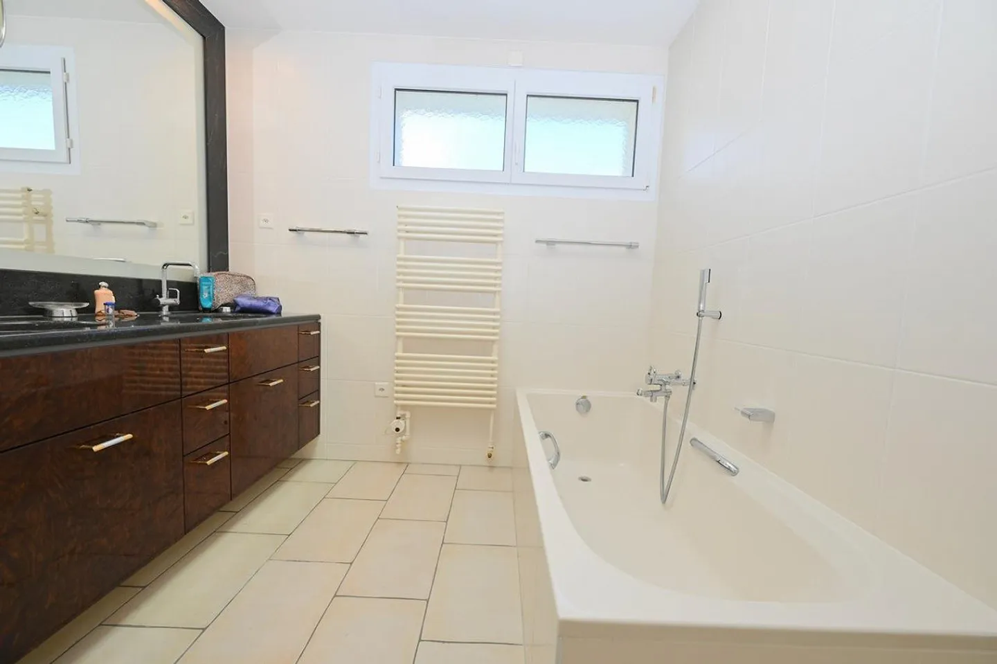 Villa Élégante avec Piscine Éblouissante à Louer à Breganzona - Photo 16 sur 22