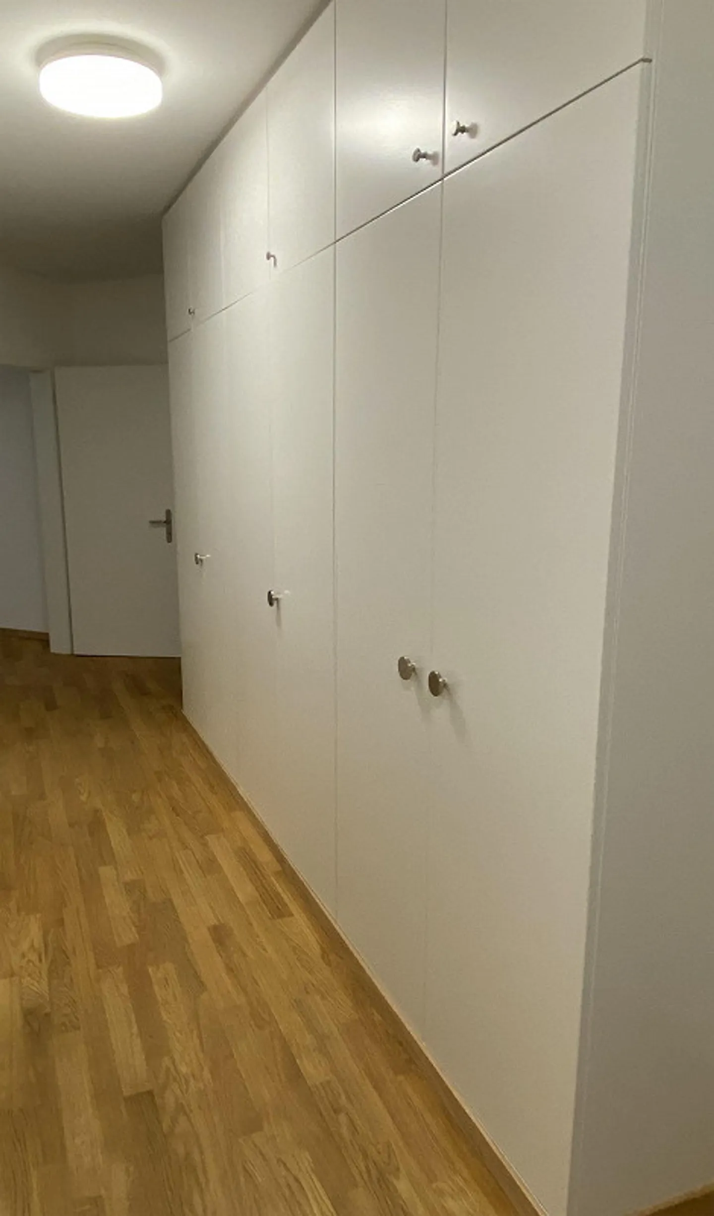 Ampio appartamento di 3,5 stanze con area giardino in una posizione privilegiata - Foto 8 di 9