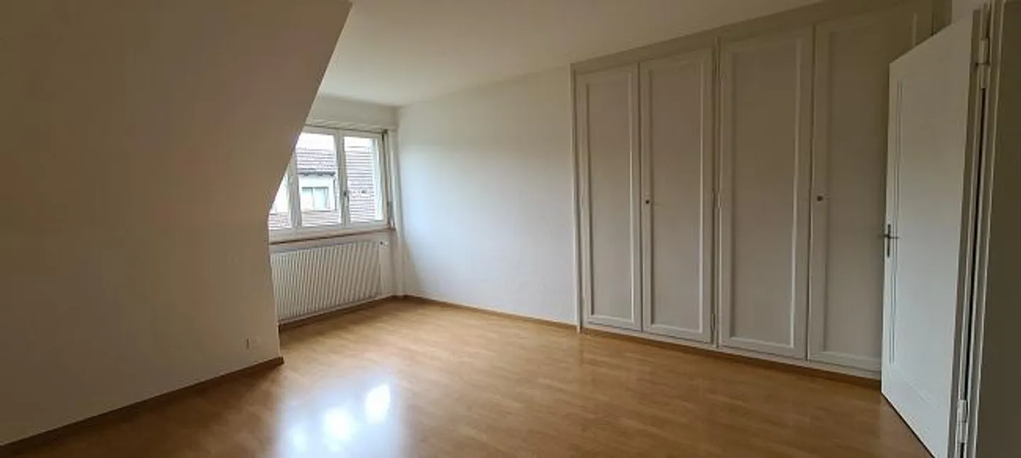 Grosszügige Wohnung mit Weitblick auf den Gurten - Foto 9 von 12