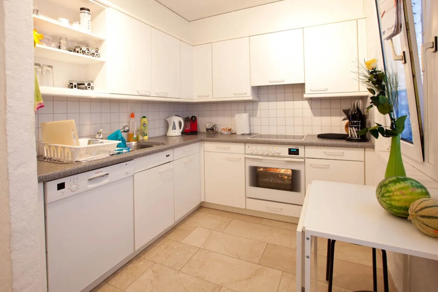 Helle Wohnung mit Balkon - Foto 2 von 7