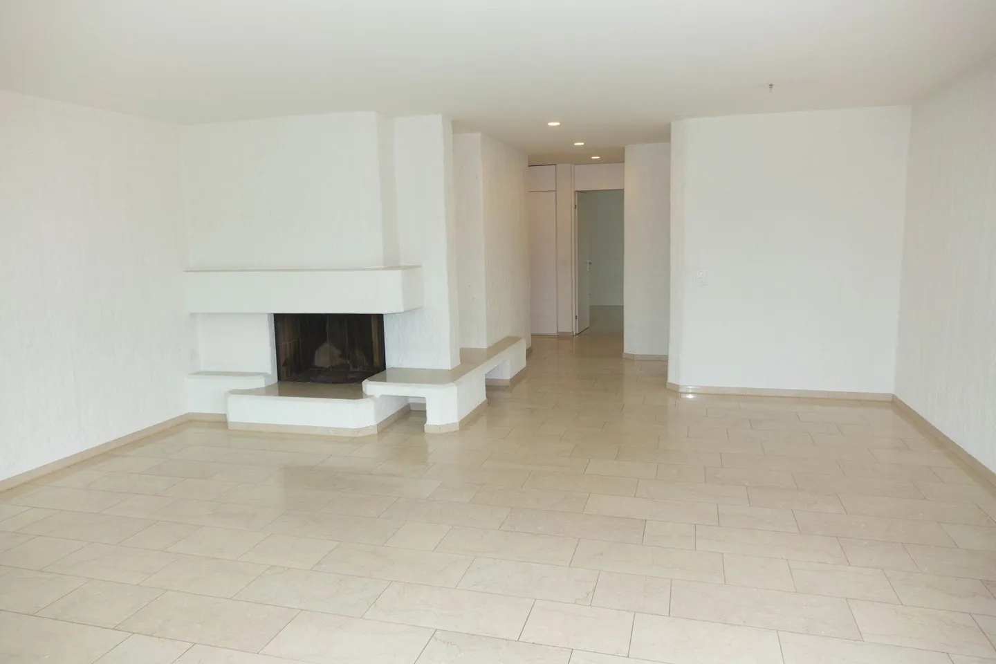 Helle Wohnung mit Balkon - Foto 3 von 7