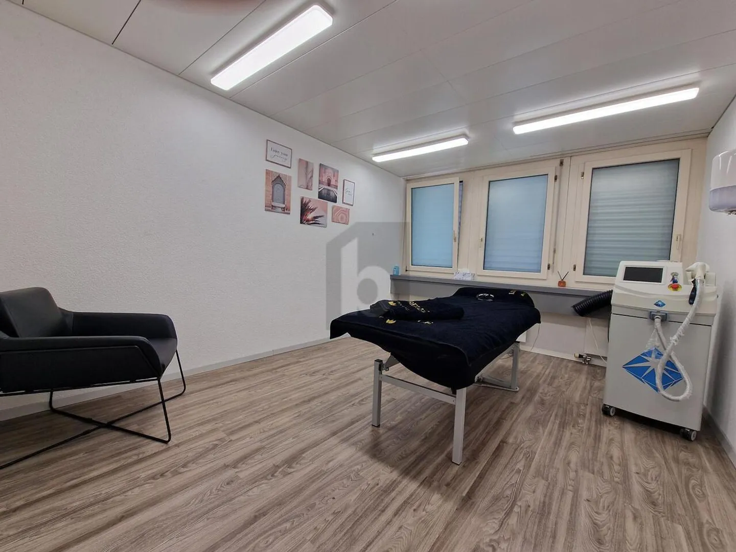 STUDIO SPAZIOSO IN UNA POSIZIONE CENTRALE - Foto 4 di 6