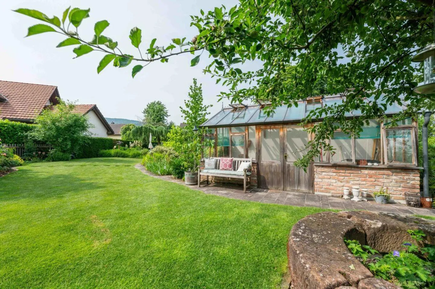 Villa lussuosa di 6,5 stanze con bellissimo giardino, area piscina e stagno di koi - Foto 23 di 24