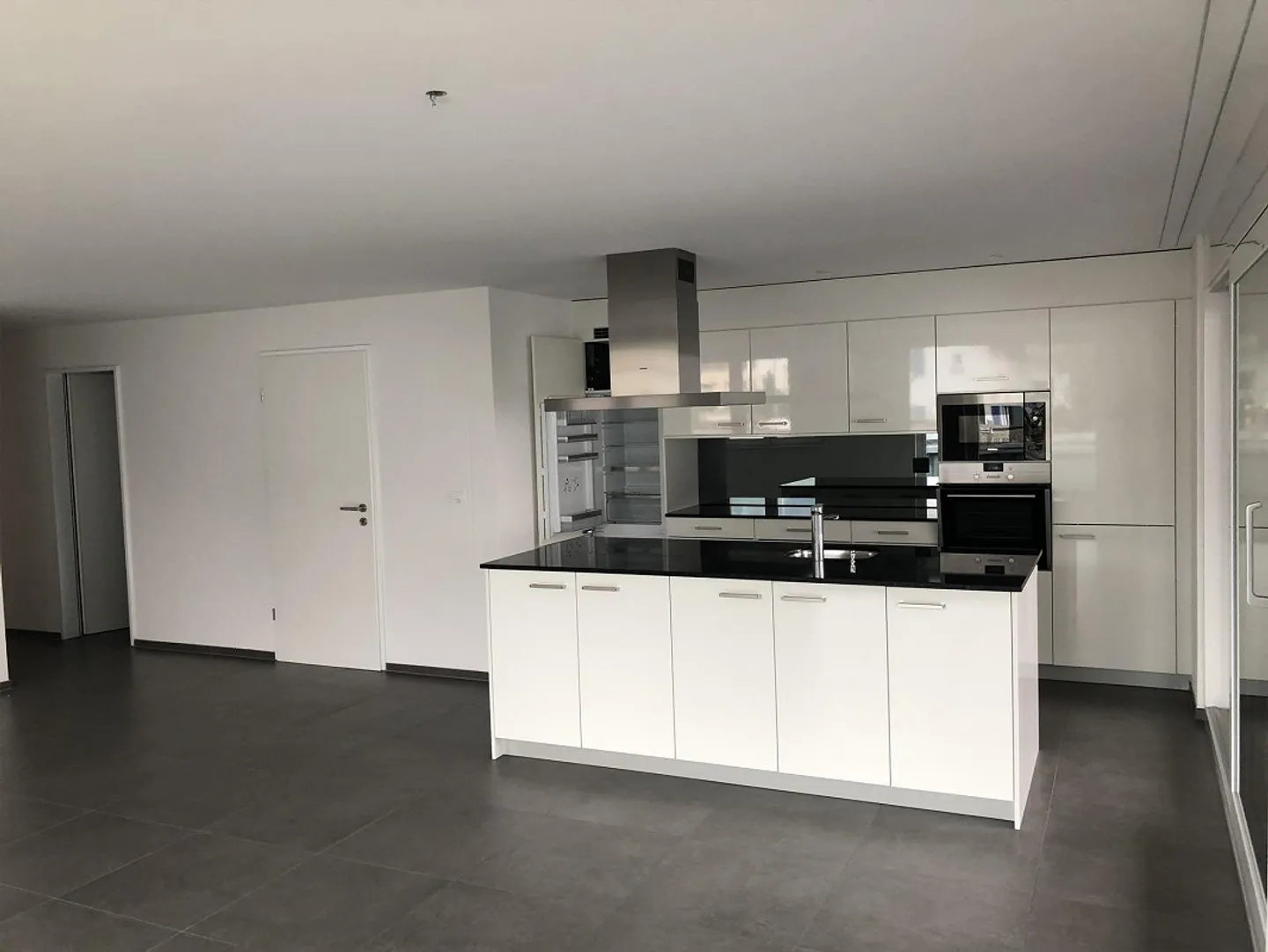 Exclusive - 4.5-room apartment (2nd floor) Unit No. B6 - Photo 4 of 16