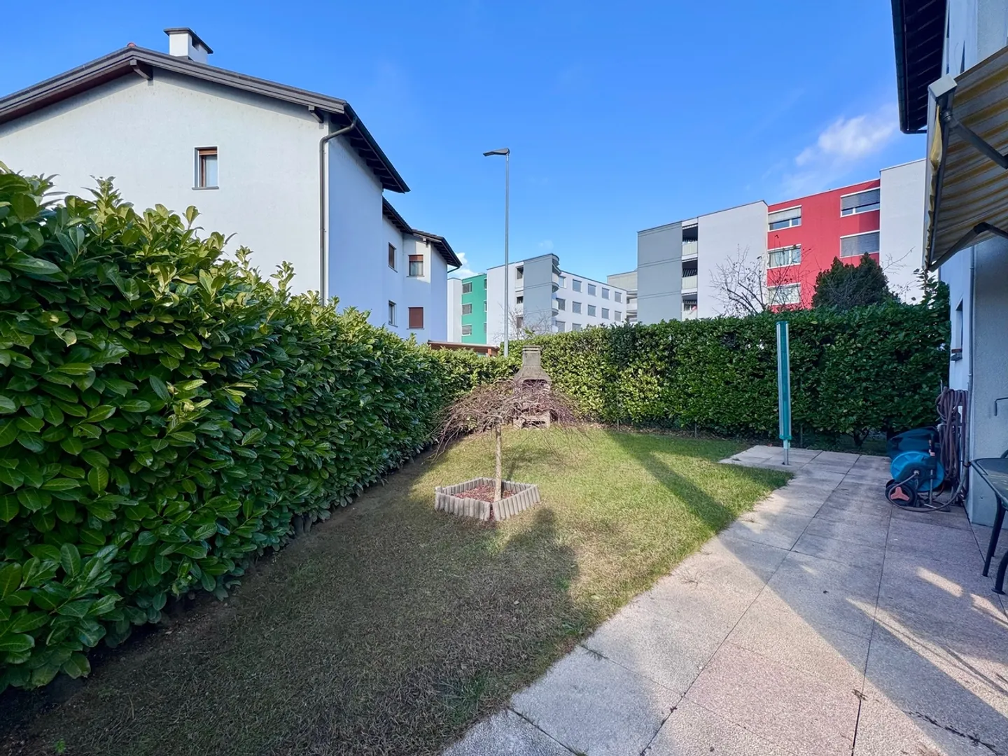 Affascinante casa unifamiliare con 5,5 stanze e giardino soleggiato a Morbio Inferiore - Foto 10 di 11