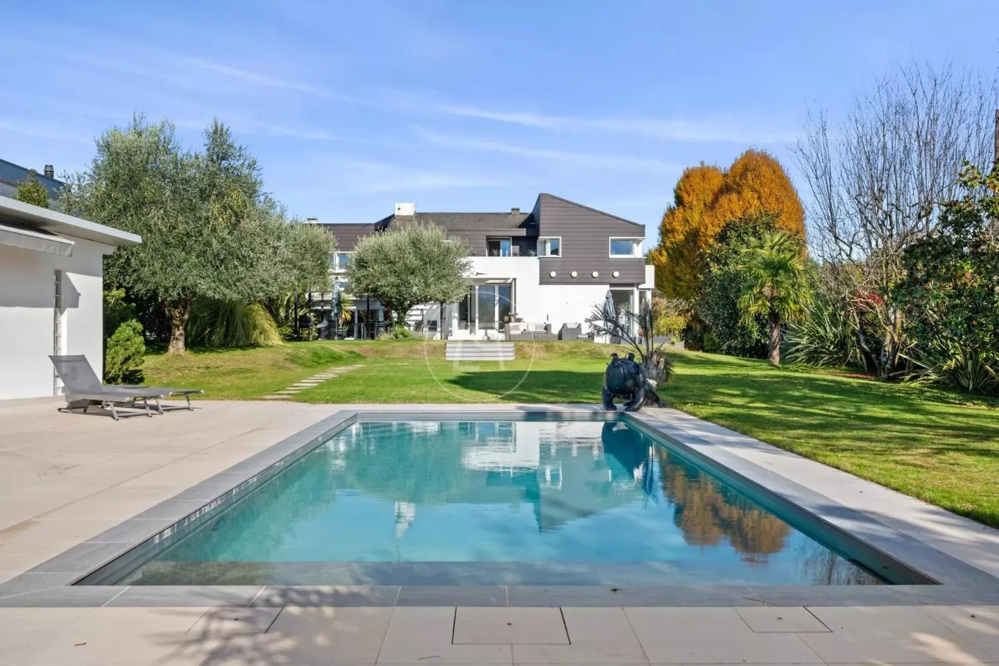 Moderne Villa im Genfer Umland - Foto 3 von 13