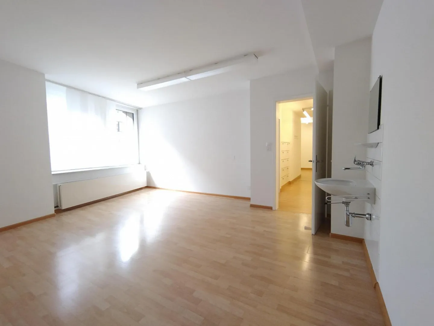 Lavora dove pulsa Basilea - Ufficio tra Bankverein e Aeschenplatz - Foto 2 di 6