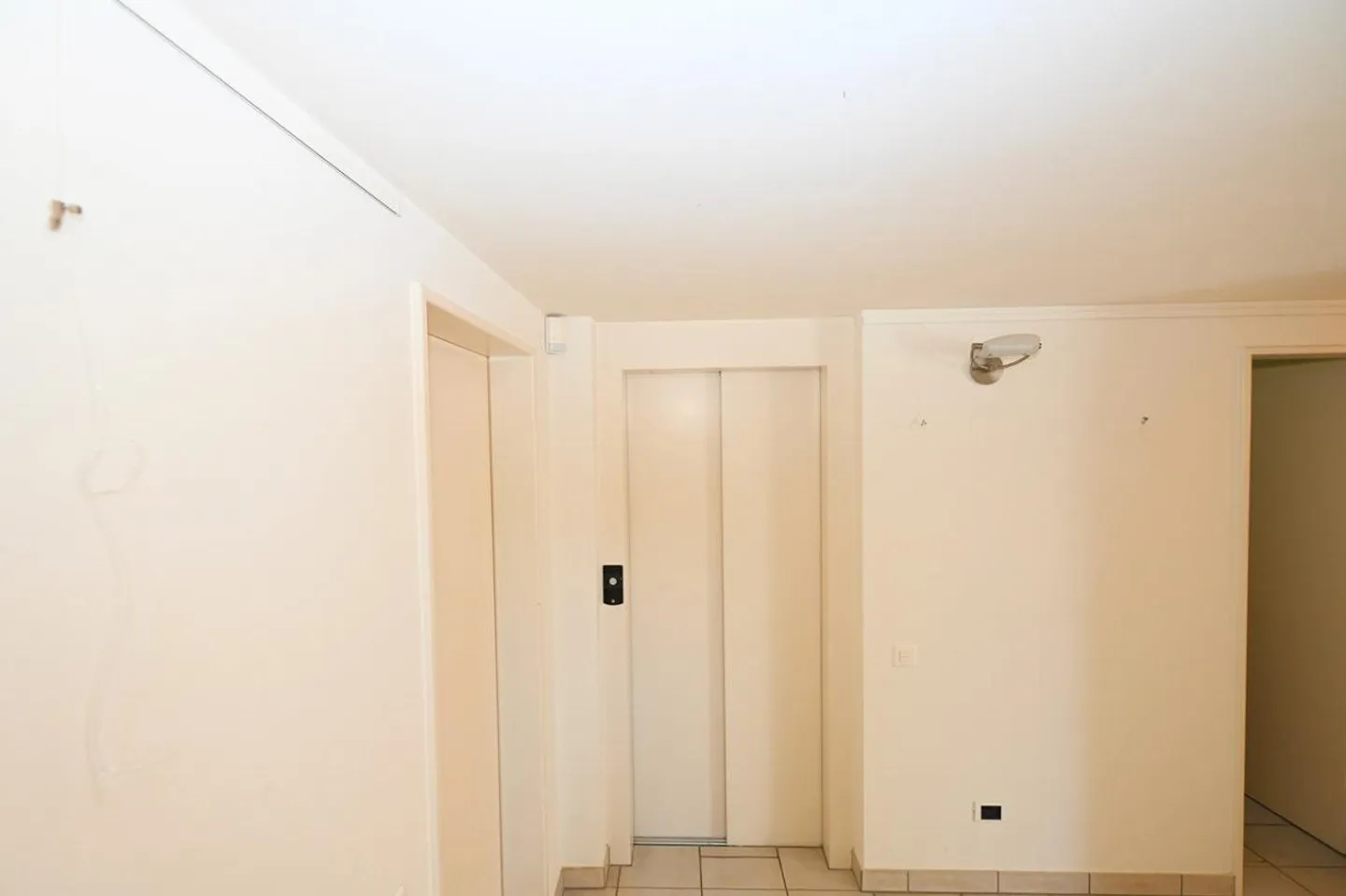 Villa Élégante avec Piscine Éblouissante à Louer à Breganzona - Photo 19 sur 22