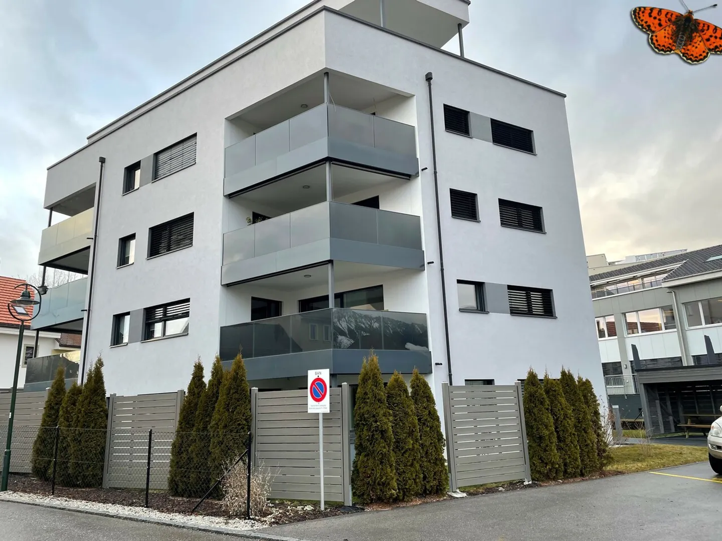3 ½ CHAMBRES AU REZ-DE-CHAUSSÉE - CENTRE-VILLE - Photo 1 sur 7