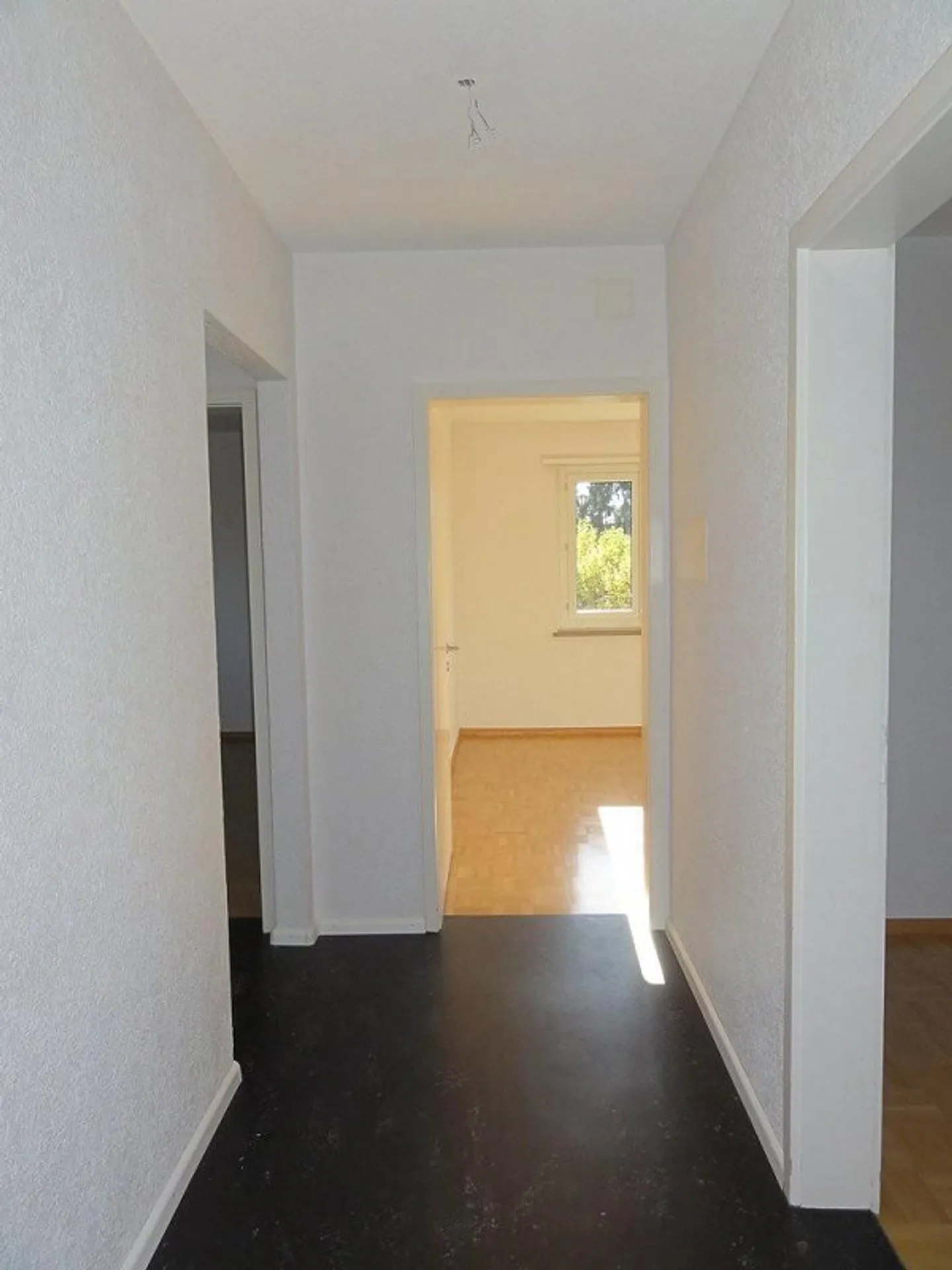 Vivere nel popolare Sonnenfeld, proprio vicino alla città di Thun - Foto 3 di 8