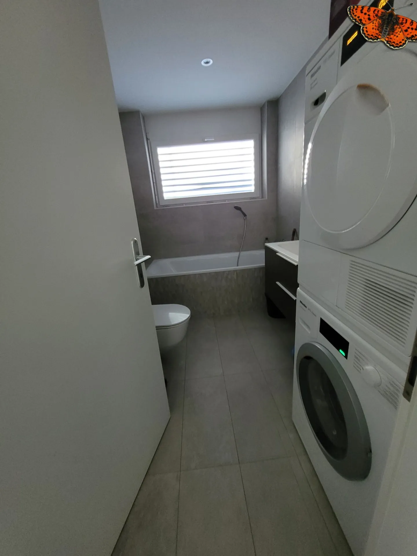 3 ½ CHAMBRES AU REZ-DE-CHAUSSÉE - CENTRE-VILLE - Photo 6 sur 7