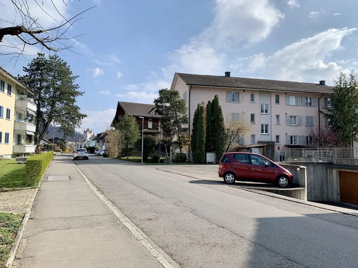 Vivere nel popolare Sonnenfeld, proprio vicino alla città di Thun - Foto 7 di 8