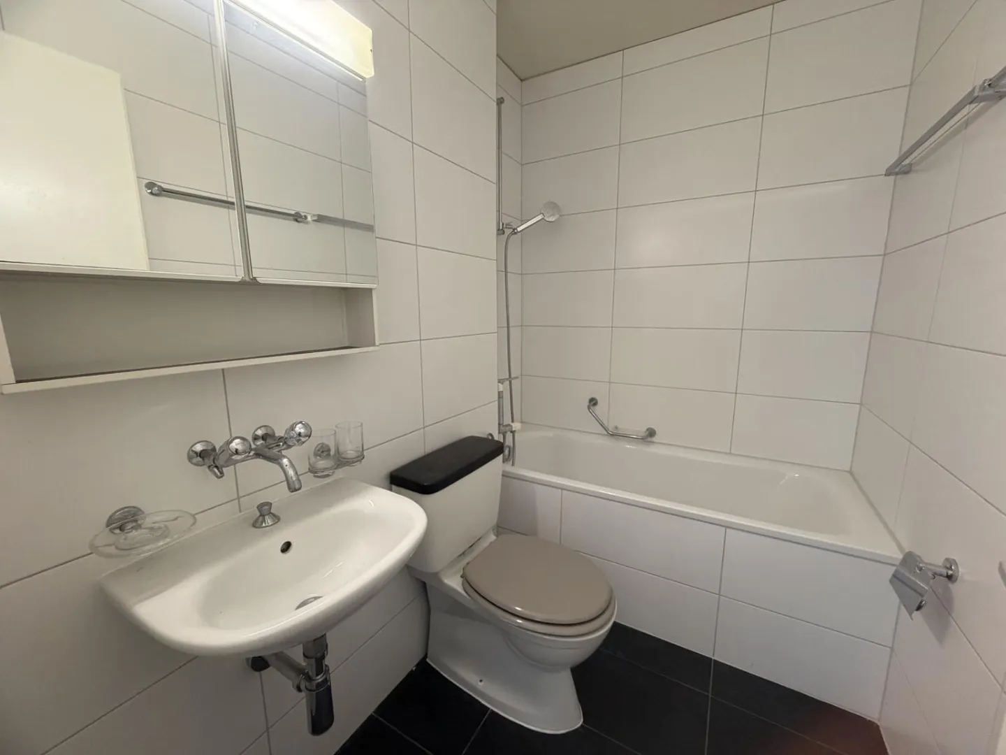 Appartamento Luminoso Vicino ai Trasporti - Foto 4 di 4