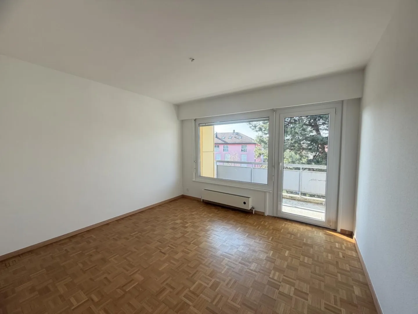 Appartamento Luminoso Vicino ai Trasporti - Foto 2 di 4