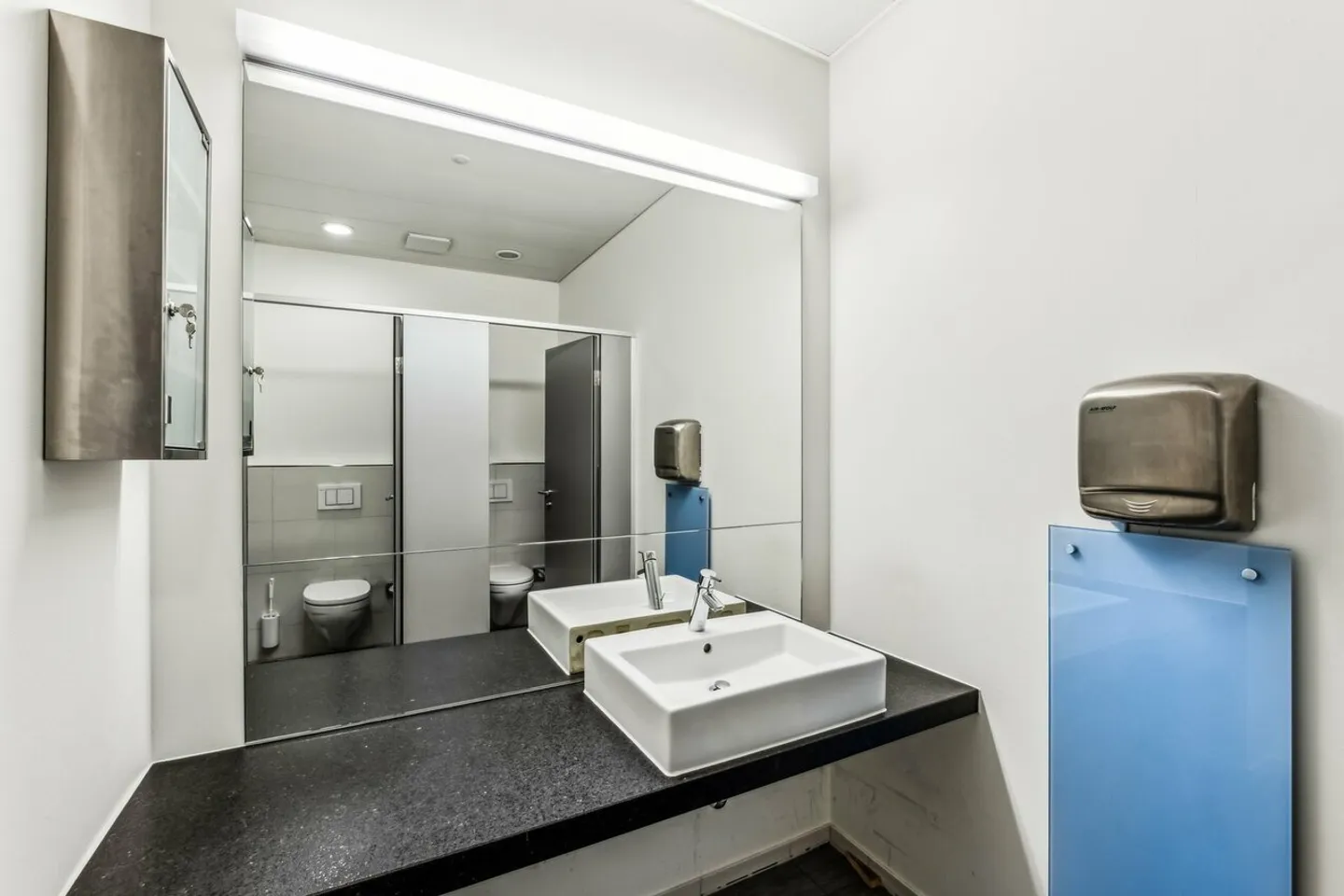 Modern and bright office space in Steinhausen - ready for immediate occupancy - Photo 5 of 9