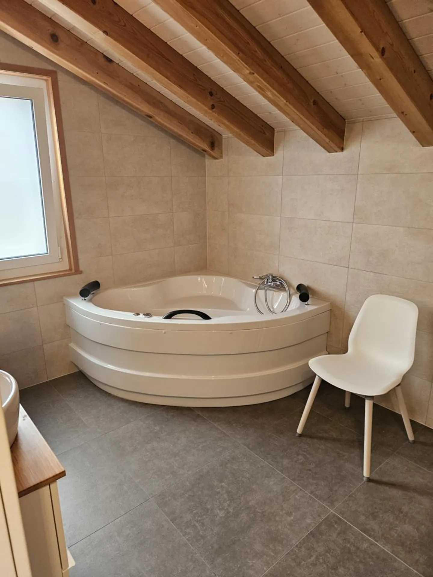 Villa con 6,5 stanze e appartamento con 2,5 stanze - Foto 8 di 13