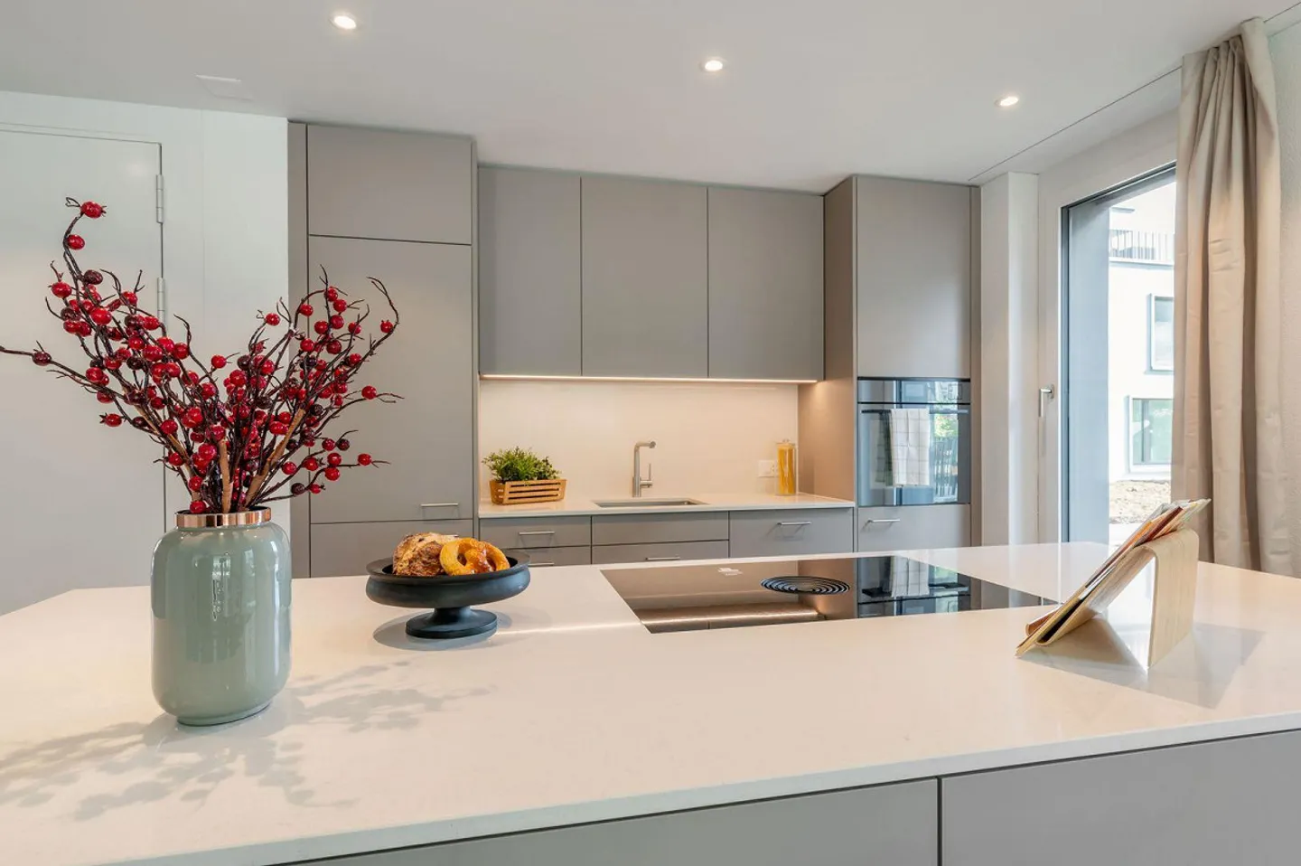 Maison semi-détachée de 5,5 pièces dans un environnement adapté aux enfants - Photo 3 sur 14