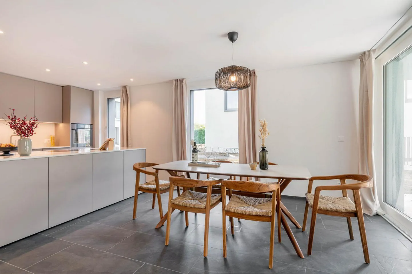 Maison semi-détachée de 5,5 pièces dans un environnement adapté aux enfants - Photo 4 sur 14