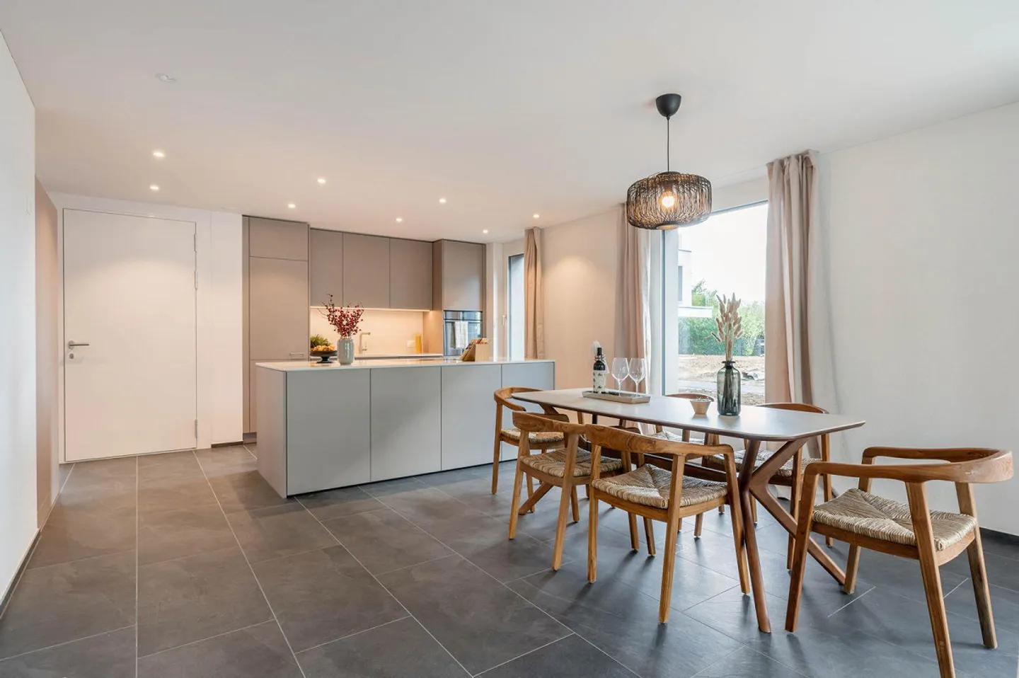 Maison semi-détachée de 5,5 pièces dans un environnement adapté aux enfants - Photo 5 sur 14