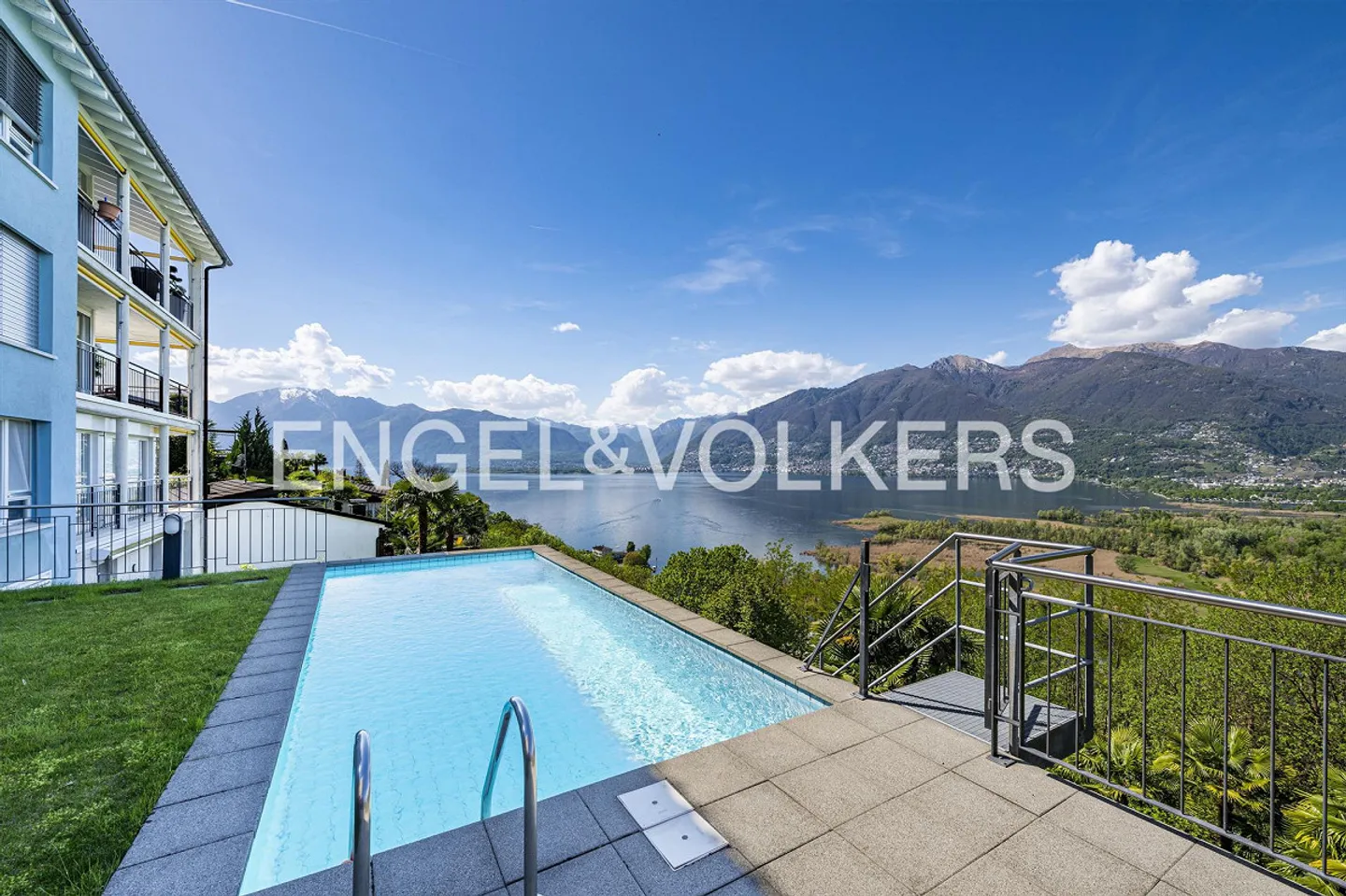 Chalet mit traumhaftem Seeblick - Foto 2 von 5