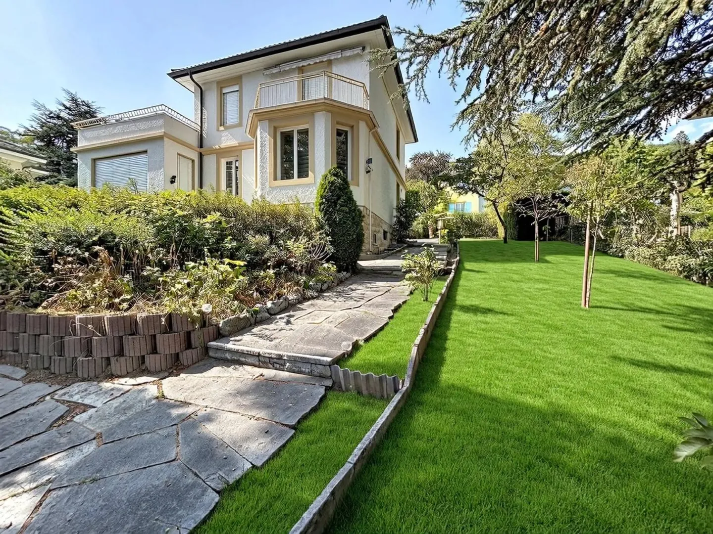 Villa 6,5 Zimmer - Foto 1 von 13