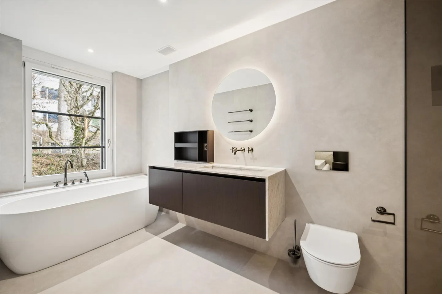Luxurious First Occupancy: Furnished Living in Prime Location at Zürichberg - Photo 2 of 4