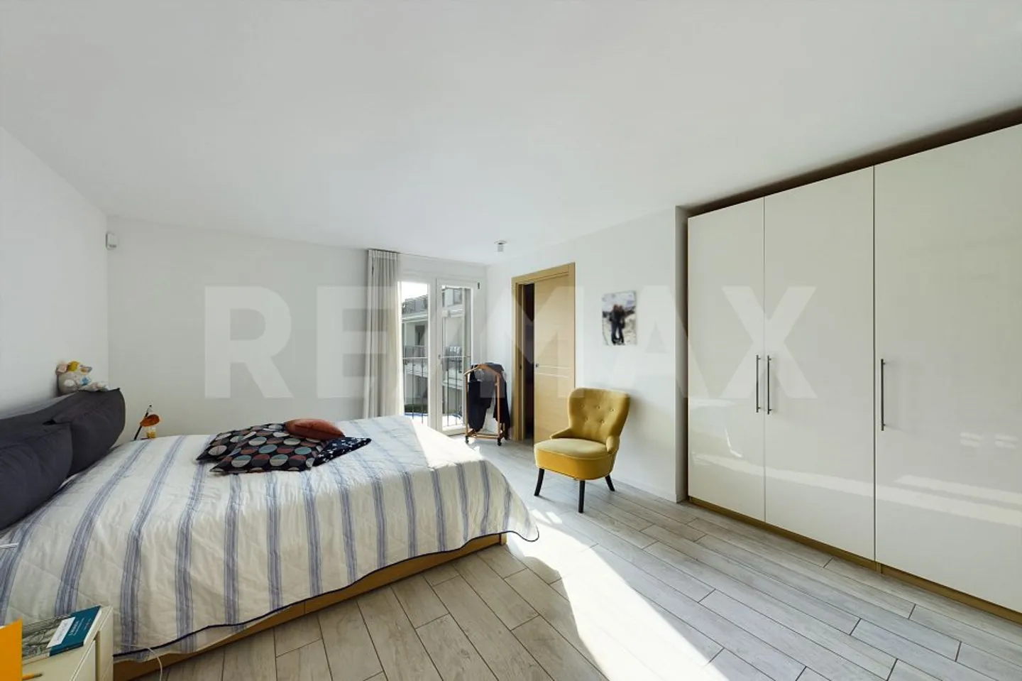 Living in a modern and unique residential complex - Photo 13 of 13