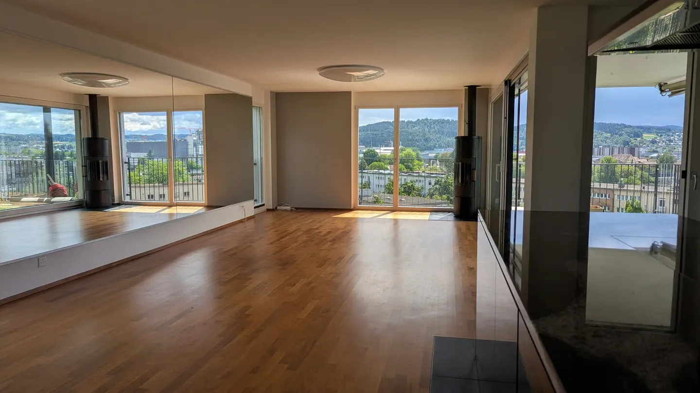 Appartement penthouse exclusif de 4,5 pièces dans un emplacement calme - Photo 5 sur 17