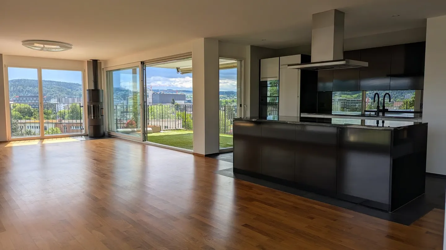 Appartement penthouse exclusif de 4,5 pièces dans un emplacement calme - Photo 6 sur 17